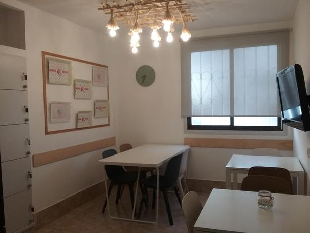 Imagen de los interiores del Pensión Hostal Residencia Cardona. Foto 16