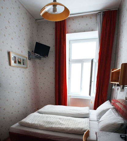 Imagen de la habitación del Pensión Hotel Arpi. Foto 6