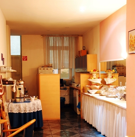 Imagen del bar/restaurante del Pensión Hotel Arpi. Foto 4