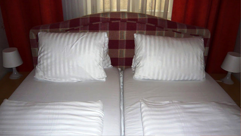 Imagen de la habitación del Pensión Hotel Arpi. Foto 15