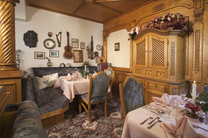 Imagen del bar/restaurante del Pensión Hotel Margit. Foto 5