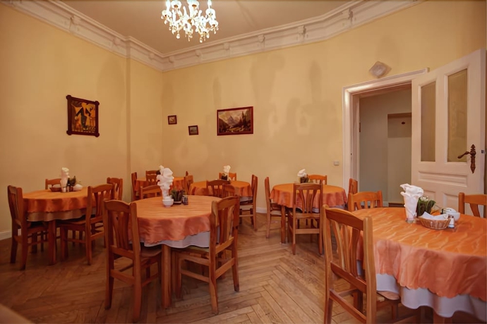 Imagen del bar/restaurante del Pensión Hotel Pension Bernstein. Foto 2