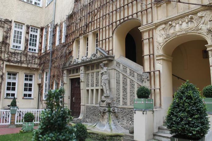 Imagen de los exteriores del Pensión Hotel Waizenegger am Kurf&uuml;rstendamm. Foto 12