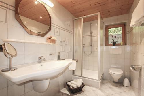 Imagen de la habitación del Pensión Hubertus am Thumsee - Ruhe Fr&uuml;hst&uuml;ck und Alpenpanorama. Foto 5