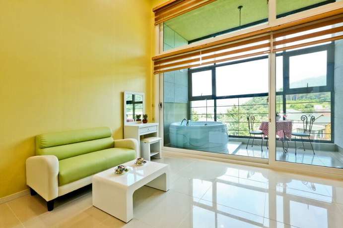 Imagen de la habitación del Pensión Huenest. Foto 10