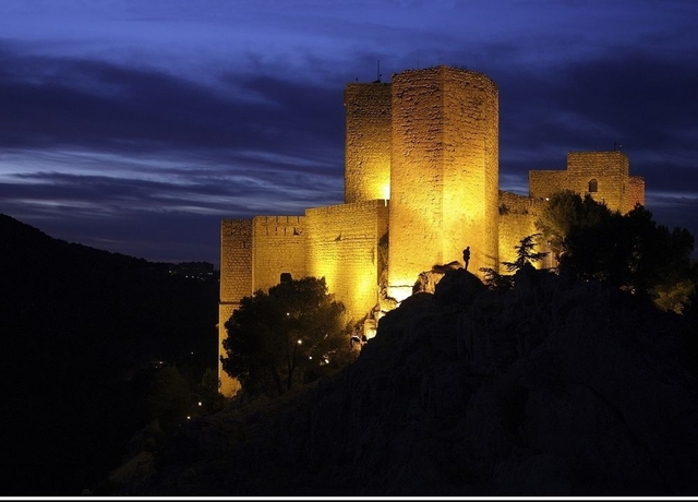 Imagen de los exteriores del Pensión Iberos Jaén. Foto 14