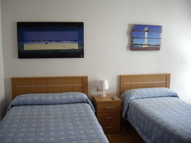 Imagen de la habitación del Pensión Iruña, Santurtzi. Foto 4