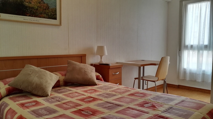 Imagen de la habitación del Pensión Iruña, Santurtzi. Foto 8