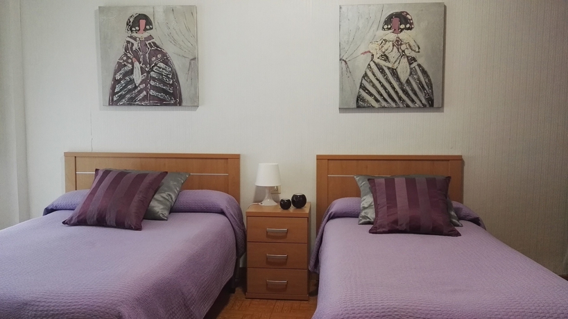 Imagen de la habitación del Pensión Iruña, Santurtzi. Foto 11