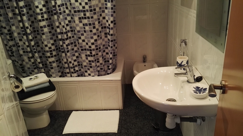 Imagen de la habitación del Pensión Iruña, Santurtzi. Foto 14