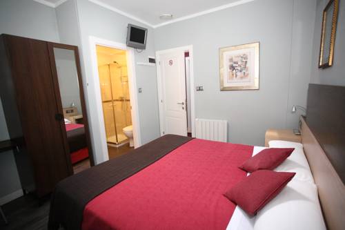 Imagen de la habitación del Pensión Jade, Castro Urdiales. Foto 5