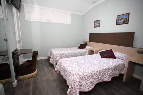 Imagen de la habitación del Pensión Jade, Castro Urdiales. Foto 6