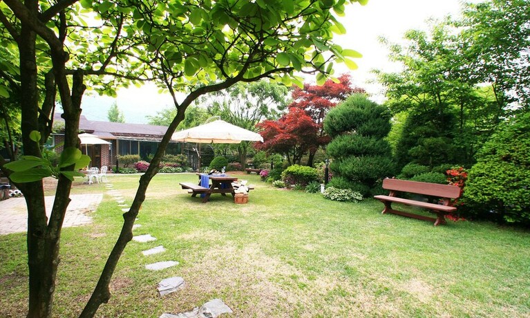 Imagen de los exteriores del Pensión Jeongon. Foto 22