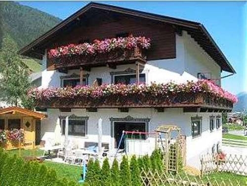 Imagen general del Pensión KRISTALL, NEUSTIFT IM STUBAITAL . Foto 1