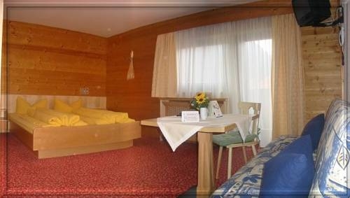 Imagen general del Pensión KRISTALL, NEUSTIFT IM STUBAITAL . Foto 4