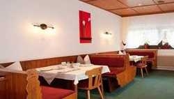 Imagen del bar/restaurante del Pensión KRISTALL, NEUSTIFT IM STUBAITAL . Foto 17