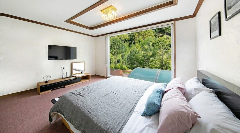 Imagen general del Pensión Kkoristar Pool and Spa Pension. Foto 15