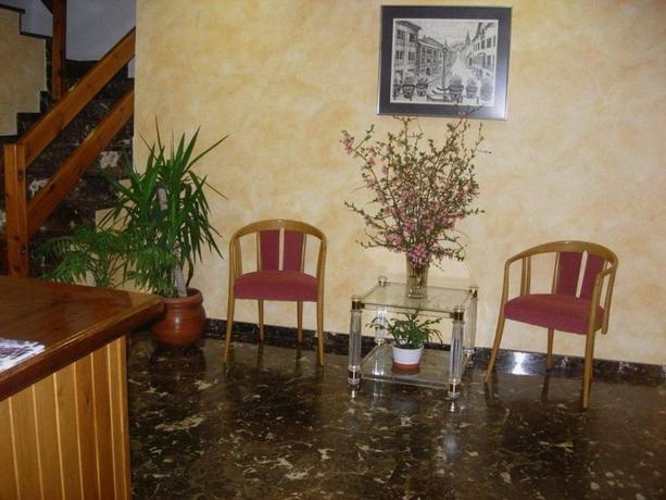 Imagen de los interiores del Pensión La Creu by RdA Hotels. Foto 12