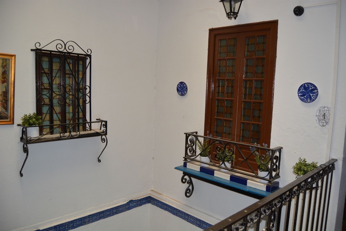 Imagen de los interiores del Pensión La Giraldilla. Foto 14