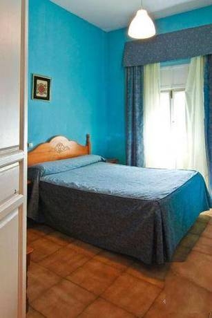 Imagen de la habitación del Pensión La Gloria, Sevilla. Foto 8