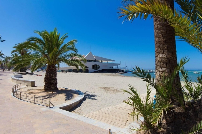 Imagen de los exteriores del Pensión La Obrera. Foto 16