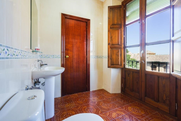 Imagen general del Pensión La Perla Granada Suites. Foto 1