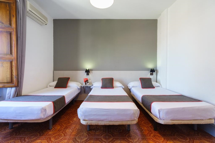 Imagen general del Pensión La Perla Granada Suites. Foto 4
