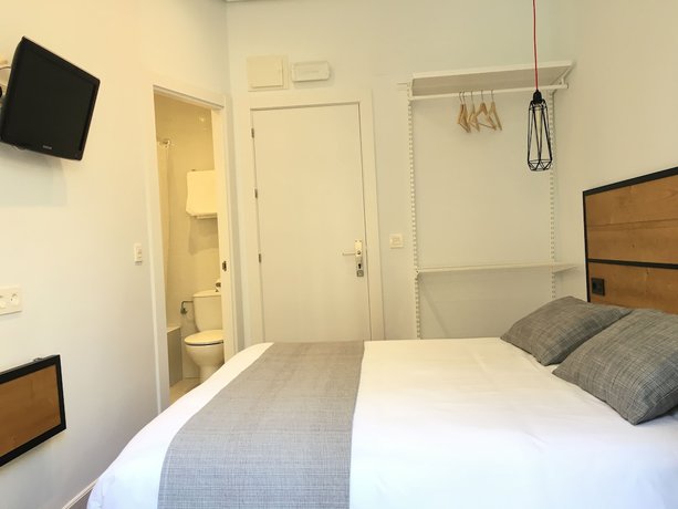 Imagen de la habitación del Pensión La Perla, San Sebastián. Foto 2