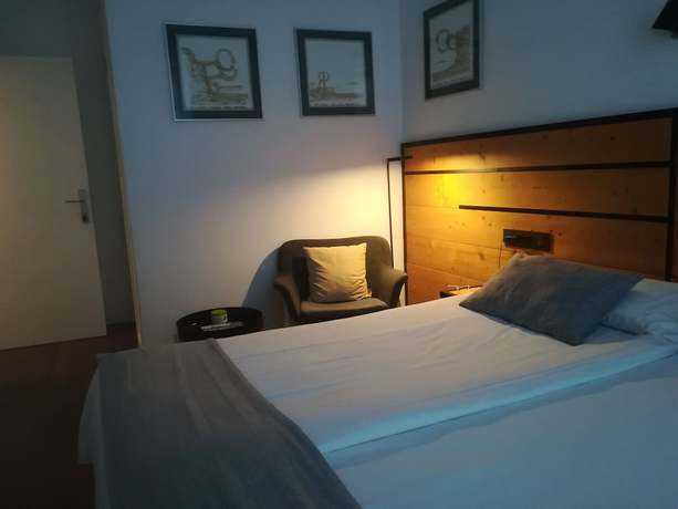 Imagen de la habitación del Pensión La Perla, San Sebastián. Foto 4