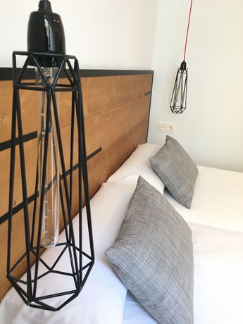 Imagen de la habitación del Pensión La Perla, San Sebastián. Foto 7