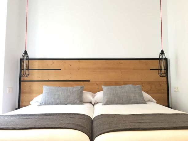 Imagen de la habitación del Pensión La Perla, San Sebastián. Foto 8