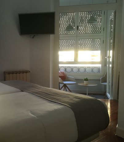 Imagen de la habitación del Pensión La Perla, San Sebastián. Foto 11