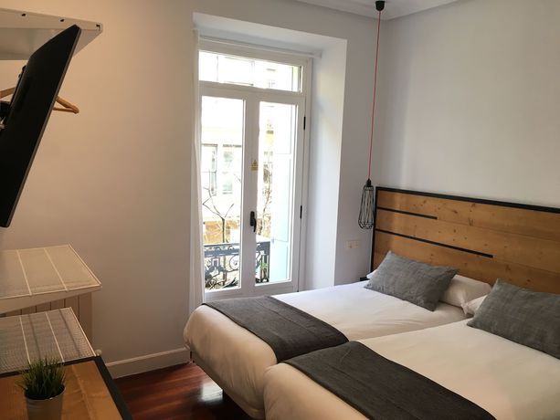 Imagen de la habitación del Pensión La Perla, San Sebastián. Foto 18