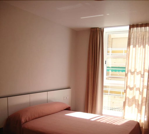 Imagen de la habitación del Pensión La Puntica. Foto 16