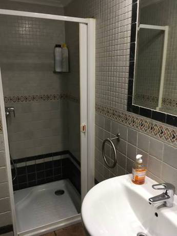 Imagen de la habitación del Pensión La Redonda, Logroño. Foto 4