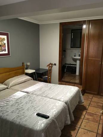 Imagen de la habitación del Pensión La Redonda, Logroño. Foto 5