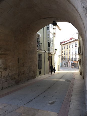Imagen de los exteriores del Pensión La Urraca Negra. Foto 8