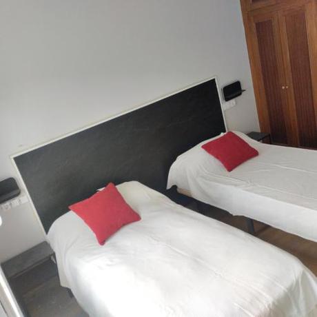 Imagen de la habitación del Pensión Las Palmeras, Gijón. Foto 7