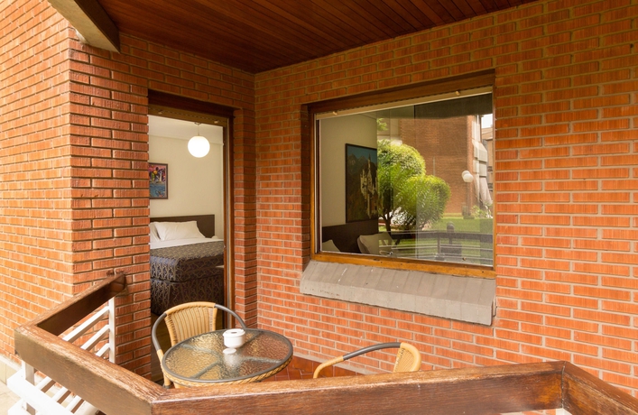 Imagen de los exteriores del Pensión Laurel. Foto 15