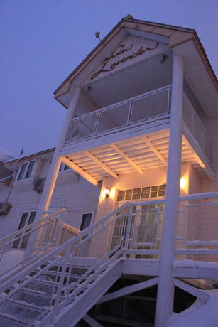Imagen de los exteriores del Pensión Lavender, Furano. Foto 12