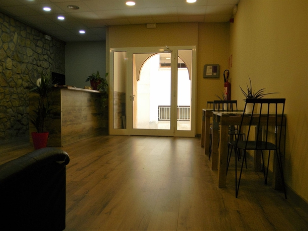 Imagen de los interiores del Pensión L'hostalet D'arenys De Mar. Foto 13