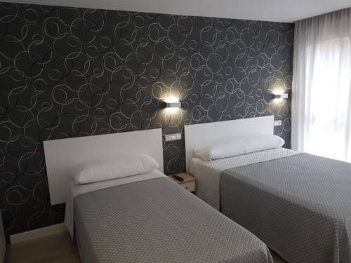 Imagen de la habitación del Pensión Los Rosales, Cabárceno. Foto 5