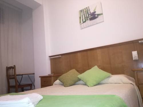 Imagen de la habitación del Pensión Los Trillizos. Foto 5