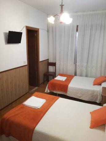 Imagen de la habitación del Pensión Los Trillizos. Foto 7