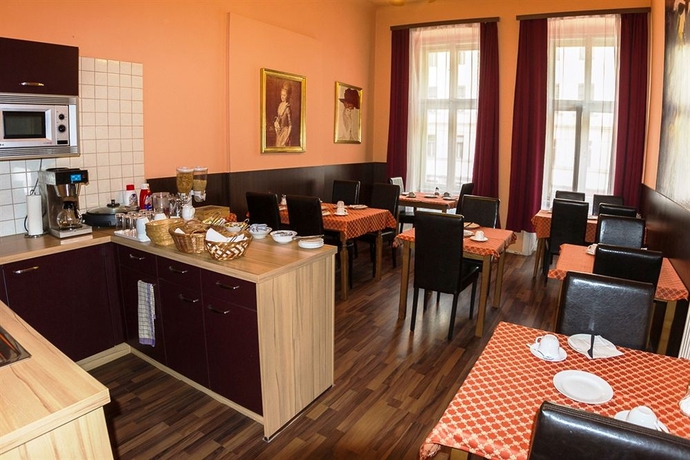 Imagen del bar/restaurante del Pensión Madara. Foto 4