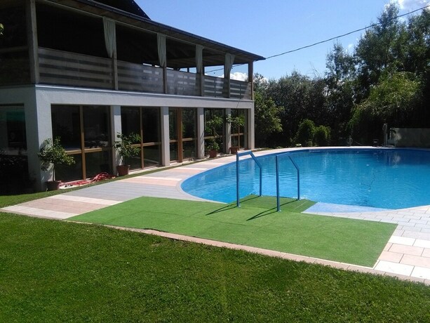 Imagen de la piscina del Pensión Marianne, Meransen - Maranza. Foto 20