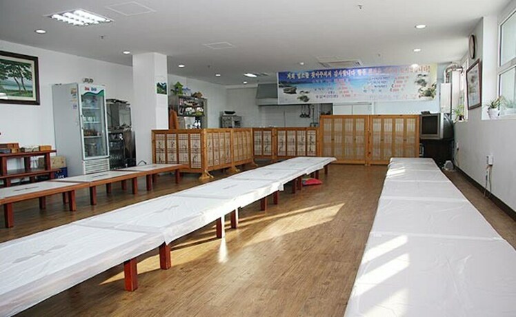 Imagen del bar/restaurante del Pensión Marronnier. Foto 12