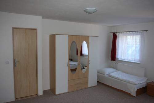 Imagen de la habitación del Pensión Medard. Foto 11