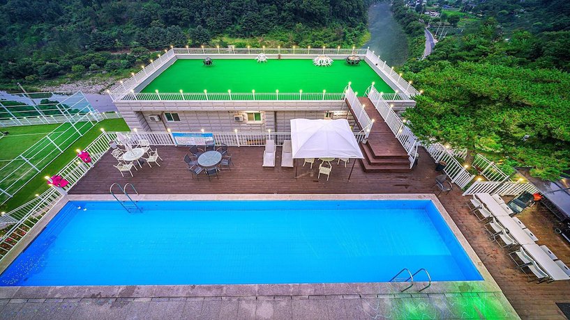 Imagen de la piscina del Pensión Miramonti Pool Villa Pension. Foto 15