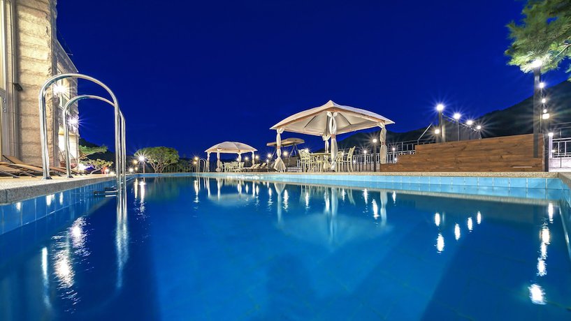 Imagen de la piscina del Pensión Miramonti Pool Villa Pension. Foto 16